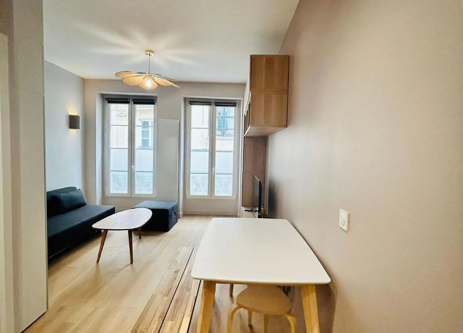 Enghien - New Studio Fully Furnished Parijs
