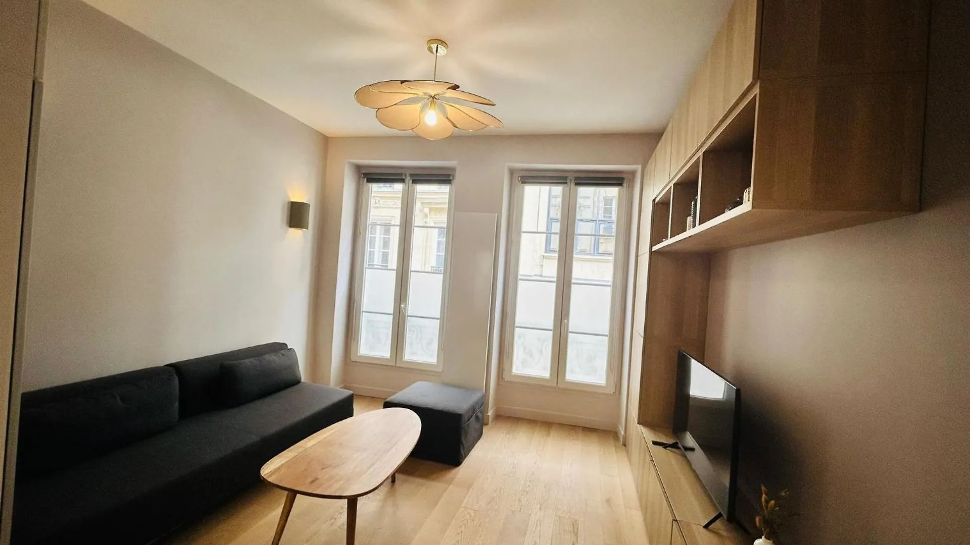 Enghien - New Studio Fully Furnished Parijs