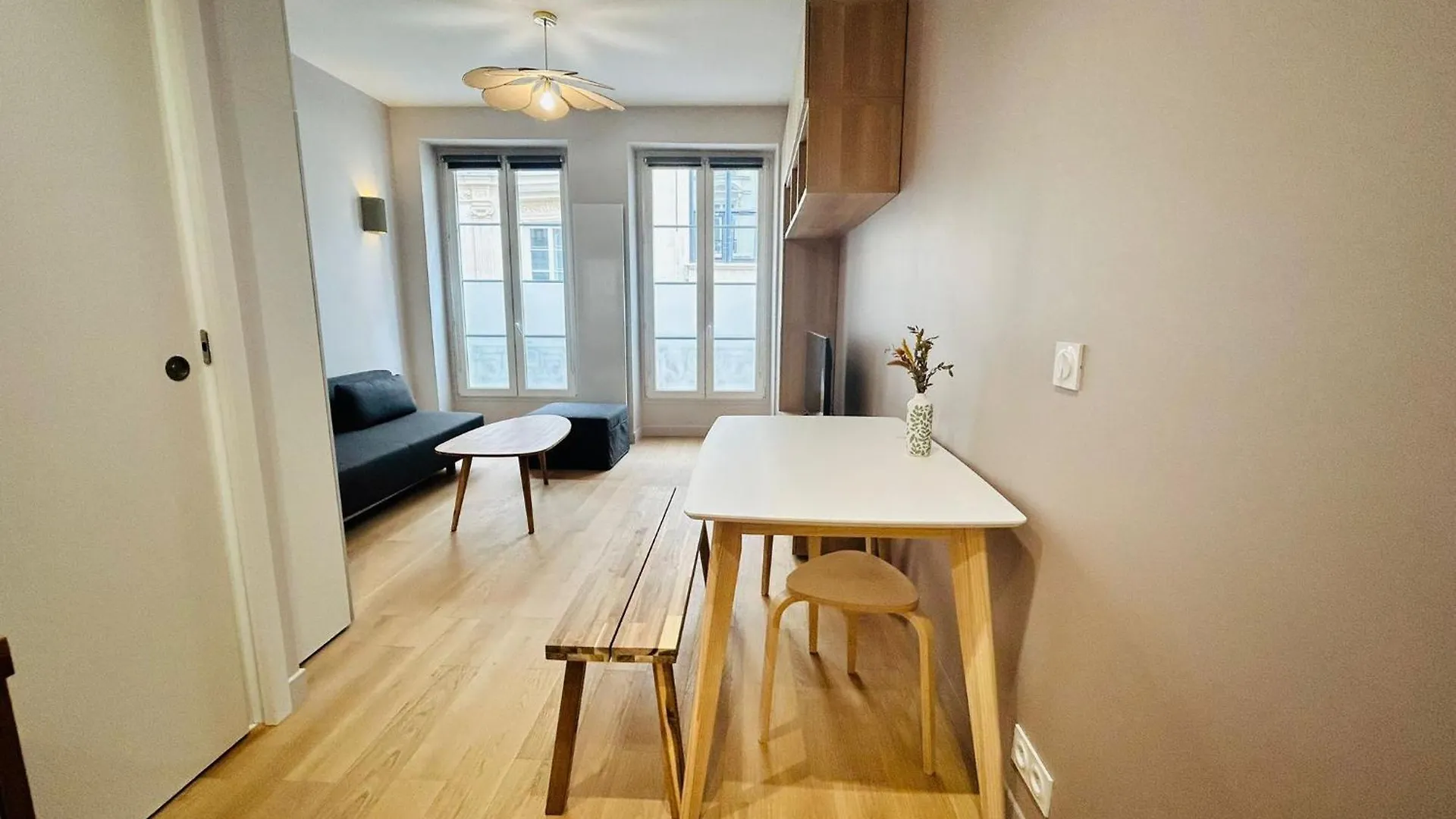 Enghien - New Studio Fully Furnished Parijs
