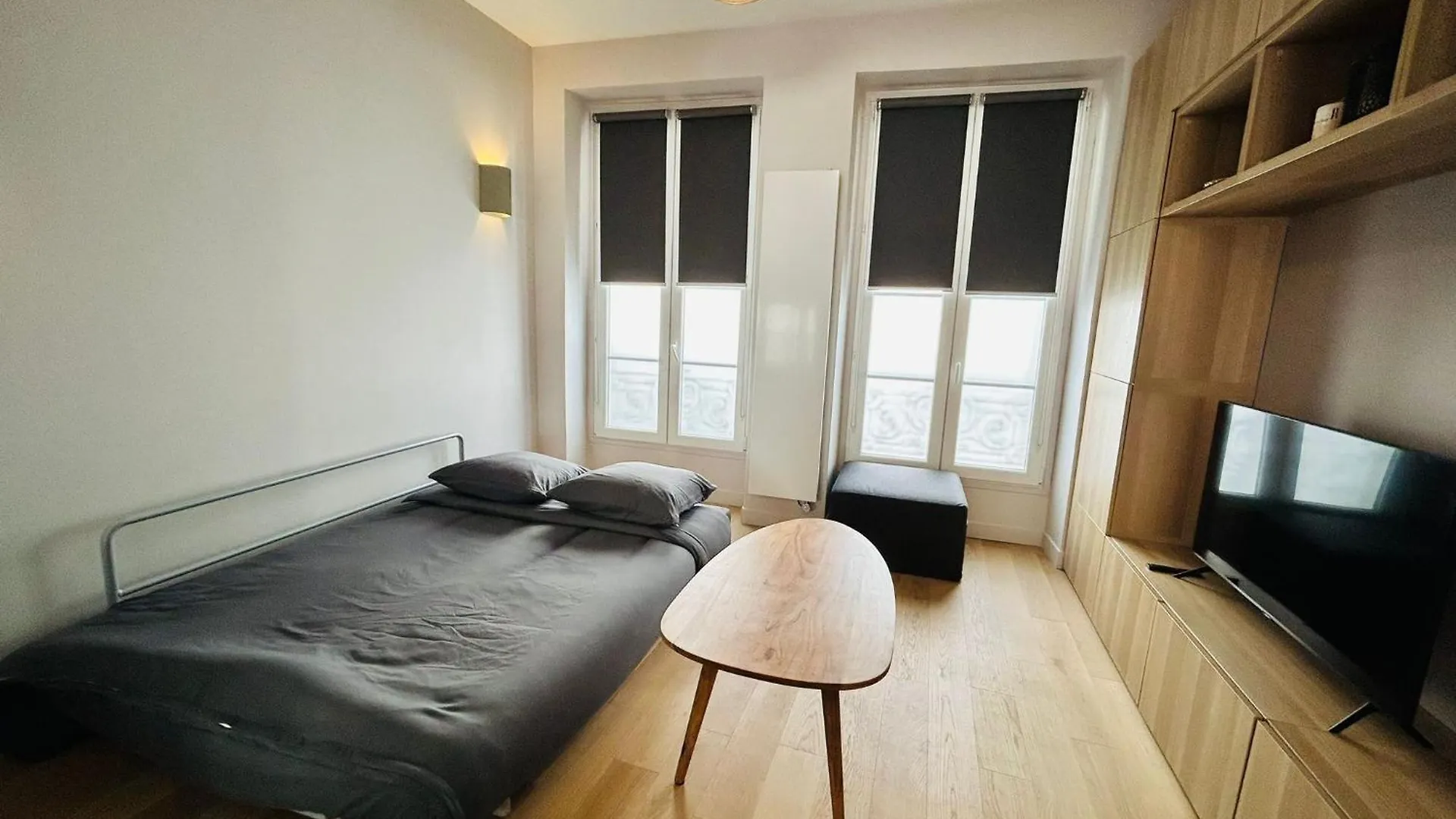 Enghien - New Studio Fully Furnished Parijs Appartement